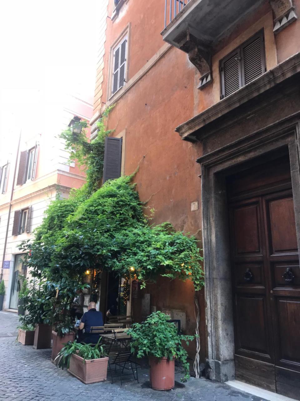 Abagnale Montecitorio Pensión 3*
